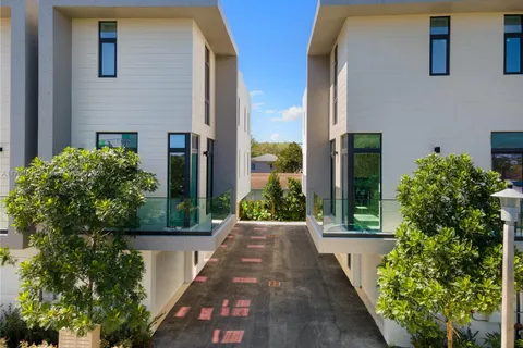 2501 SW 27 ST # 6, Miami FL 33133