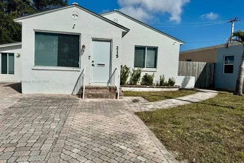 215 SW 17th St, Fort Lauderdale FL 33315