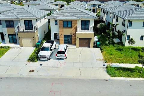 1132 NW 1st St, Florida City FL 33034