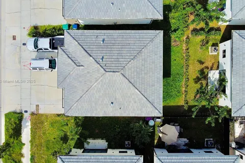 1132 NW 1st St, Florida City FL 33034