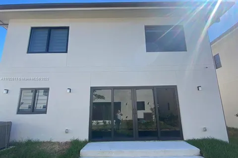 1132 NW 1st St, Florida City FL 33034