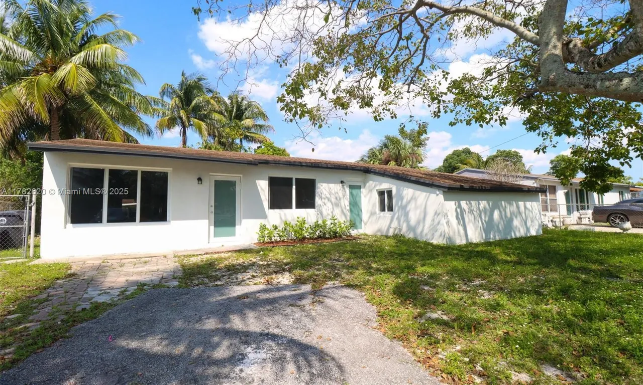 6861 SW 18th St, North Lauderdale FL 33068