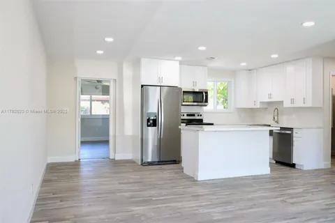 6861 SW 18th St, North Lauderdale FL 33068