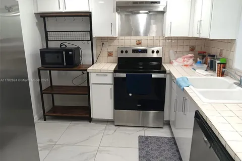 3551 NE 169th St # A, North Miami Beach FL 33160