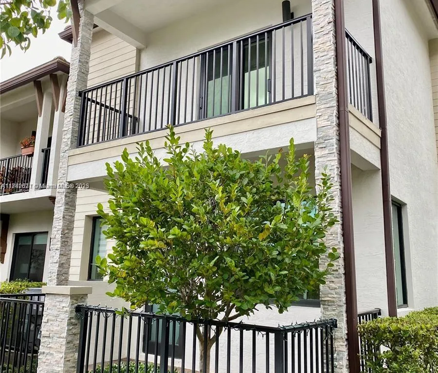 4980 NW 83rd Ave, Doral FL 33166