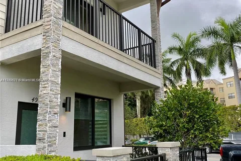 4980 NW 83rd Ave, Doral FL 33166