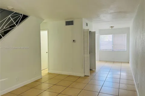 4705 NW 9th Dr # 4705, Plantation FL 33317