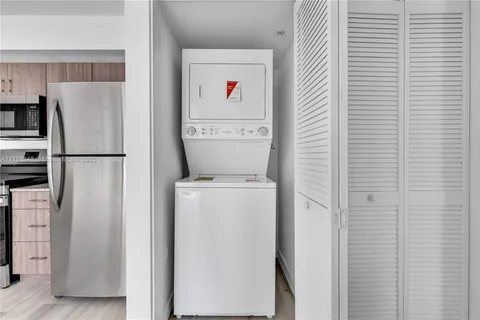 175 NW 160TH ST # 218, North Miami Beach FL 33169