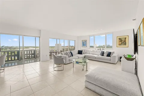 4001 Hillcrest Dr # 1017, Hollywood FL 33021