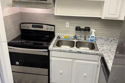 1535 SE 15th St # 202, Fort Lauderdale FL 33316