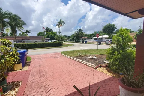 6460 Roosevelt St # A, Hollywood FL 33024