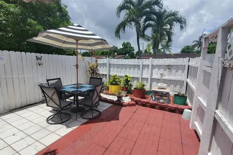 6460 Roosevelt St # A, Hollywood FL 33024