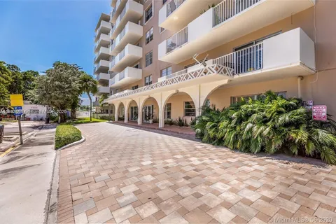 1455 N Treasure Dr # 6F, North Bay Village FL 33141