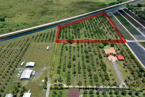 20401 SW 184th St #REAR, Miami FL 33187