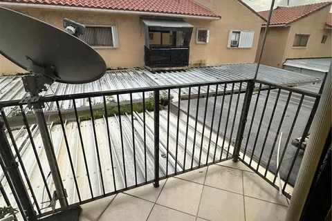 7795 W 29th Way # 201, Hialeah FL 33018