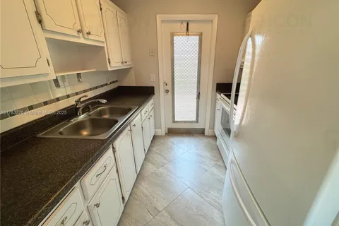 403 NW 25th St # 3, Wilton Manors FL 33311