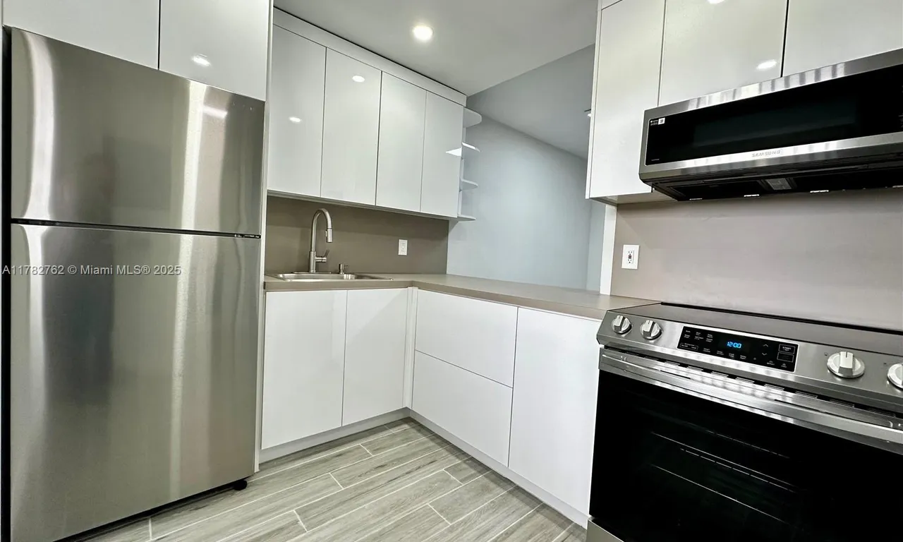 301 NW 177th St # 212, Miami Gardens FL 33169