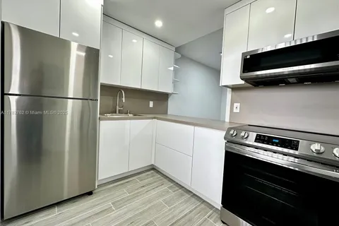 301 NW 177th St # 212, Miami Gardens FL 33169