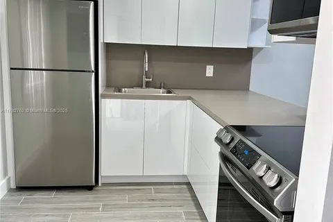 301 NW 177th St # 212, Miami Gardens FL 33169