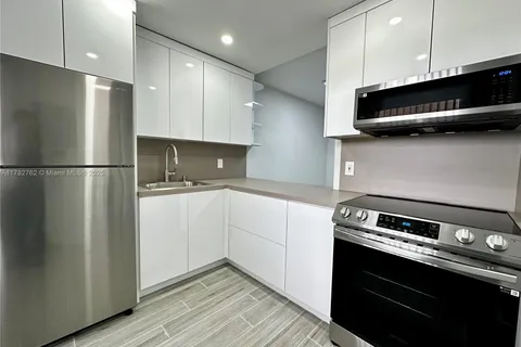 301 NW 177th St # 212, Miami Gardens FL 33169