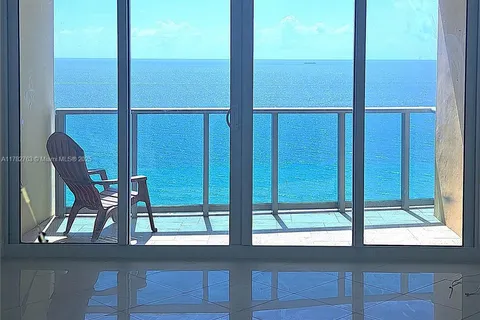 2501 S OCEAN DR, Hollywood FL 33019
