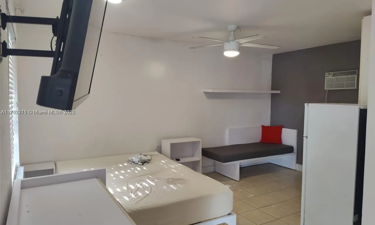 315 Walnut St # 2, Hollywood FL 33019