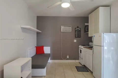 315 Walnut St # 2, Hollywood FL 33019