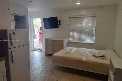 315 Walnut St # 2, Hollywood FL 33019