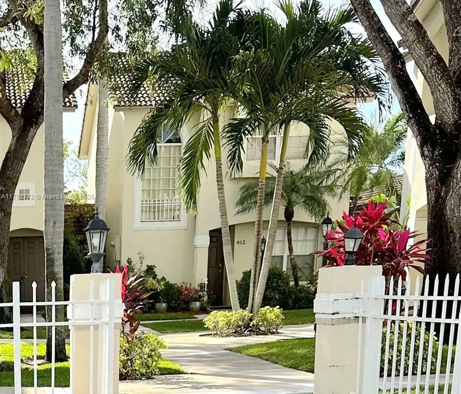 412 NW 108th Ter, Pembroke Pines FL 33026