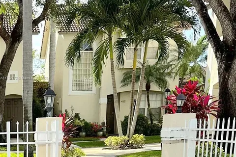 412 NW 108th Ter, Pembroke Pines FL 33026