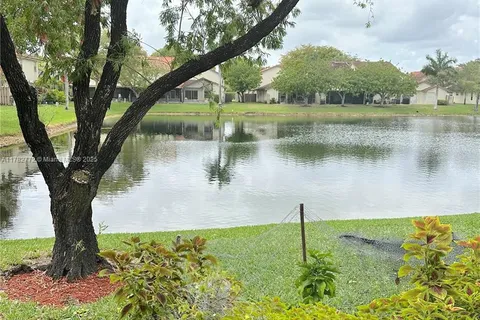 412 NW 108th Ter, Pembroke Pines FL 33026