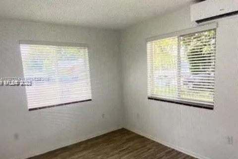 7637 NW 3rd Ave, Miami FL 33150