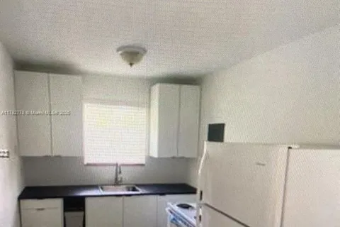 7637 NW 3rd Ave, Miami FL 33150