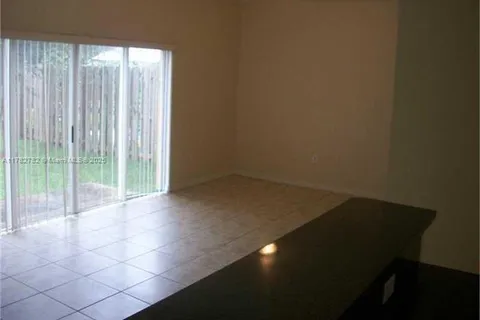 621 SW 10th St, Florida City FL 33034