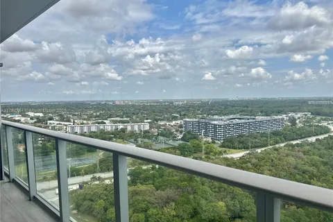 16385 N Biscayne Blvd # 2504, North Miami Beach FL 33160