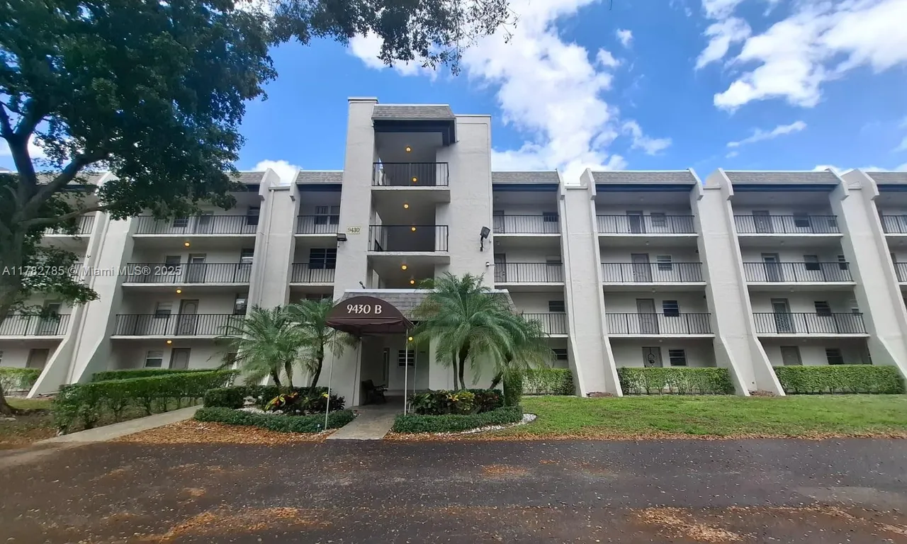 9430 Poinciana Pl # 109, Davie FL 33324