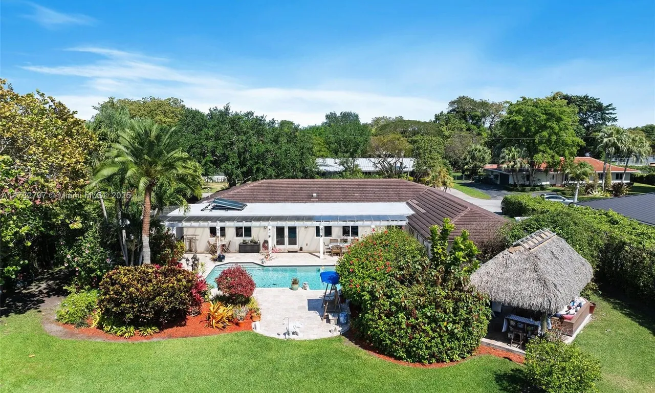 10740 SW 74th Ct, Pinecrest FL 33156