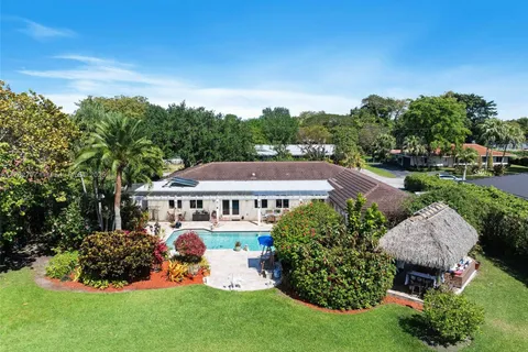 10740 SW 74th Ct, Pinecrest FL 33156