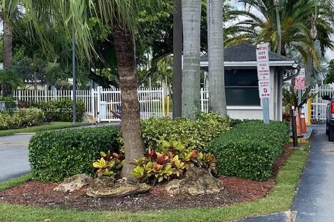 1071 Adams Ave # 1071F, Homestead FL 33034