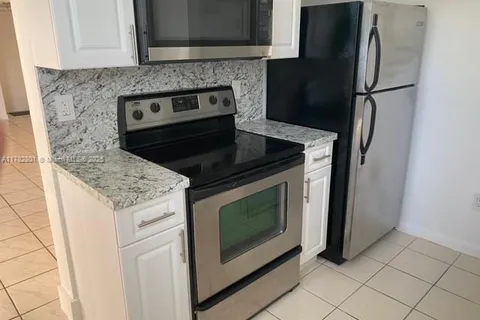 1071 Adams Ave # 1071F, Homestead FL 33034