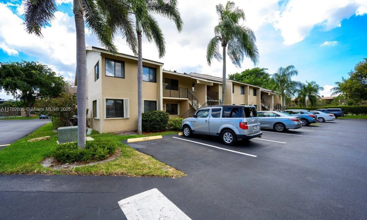 100 SE 7th St # 7, Deerfield Beach FL 33441