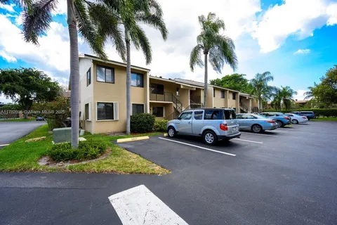 100 SE 7th St # 7, Deerfield Beach FL 33441