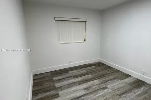904 SW 10th St # 3, Hallandale Beach FL 33009