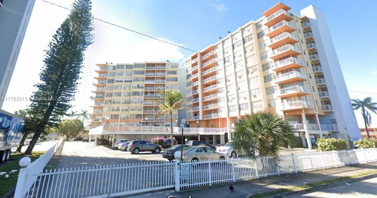 2025 NE 164th St # 307, North Miami Beach FL 33162