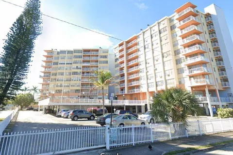 2025 NE 164th St # 307, North Miami Beach FL 33162