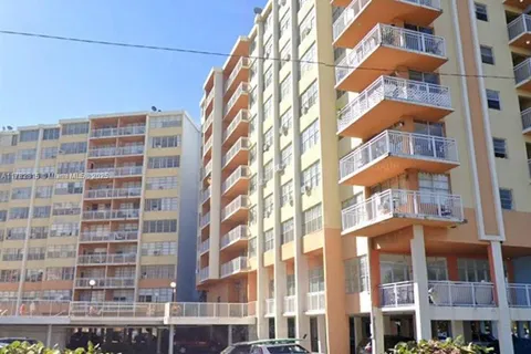 2025 NE 164th St # 307, North Miami Beach FL 33162