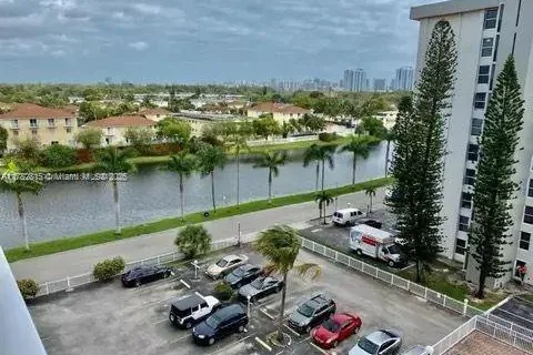 2025 NE 164th St # 307, North Miami Beach FL 33162