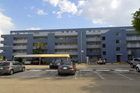 9357 N Fontainebleau Blvd # 403, Miami FL 33172