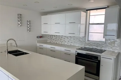 3010 Marcos Dr # R304, Aventura FL 33160