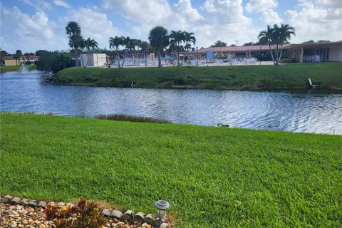 136 Lake Dora Dr # 136, West Palm Beach FL 33411